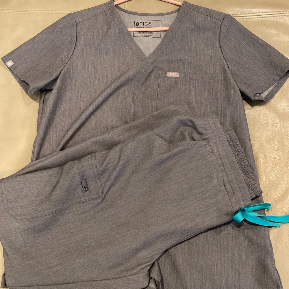 FIGS scrubs